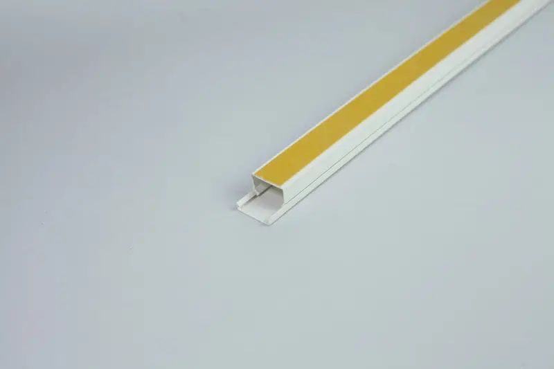 GOULOTTE ADHESIVE
