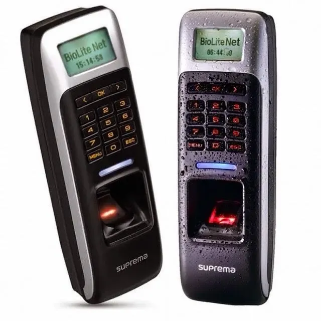 SUPREMA Biolite Net V1 Terminal Biometrique - Digicode & Lecteur Proximitá RFID 125kHz-EM4100 Antivandal IK08- Etanche (IP65) Exterieure Interface Wiegand : 1x In ou OutAlimentation : 12VDCCompatibilitá logi