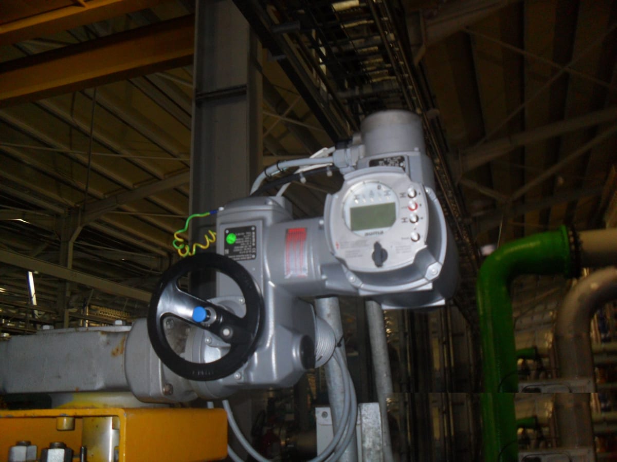 Motorisation de vanne avec commande manuelle de secours